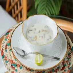 شوربة الفطر مع الدجاج